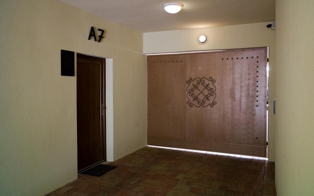 A7 Apartments Комарно Екстер'єр фото
