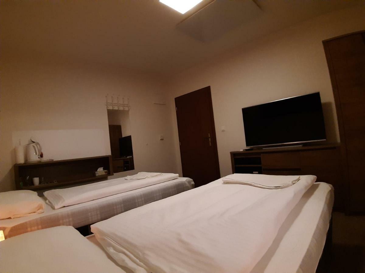 A7 Apartments Комарно Екстер'єр фото